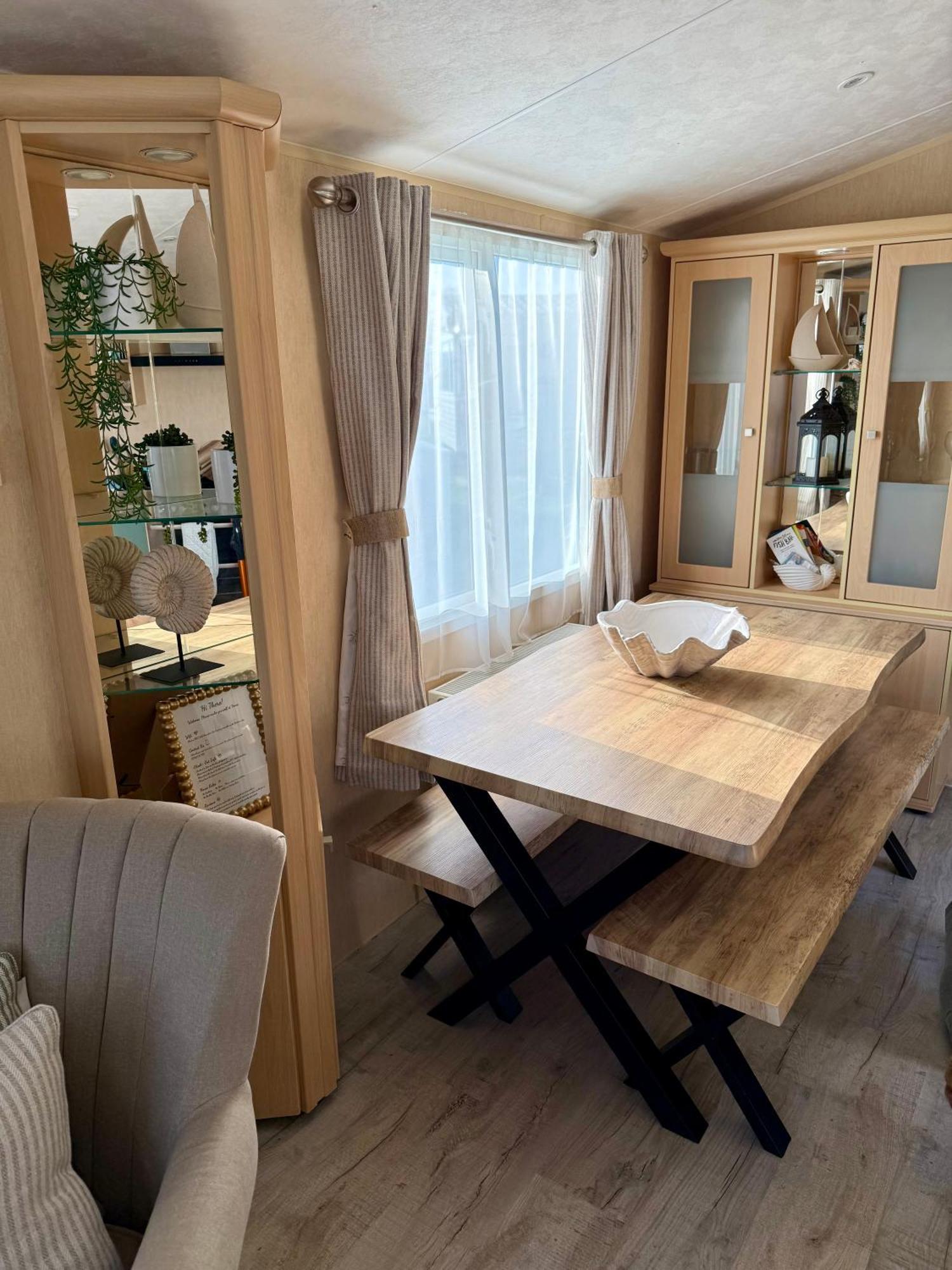 Stylish Inviting 2 Bedroom Caravan With Sea View East Mersea Екстер'єр фото